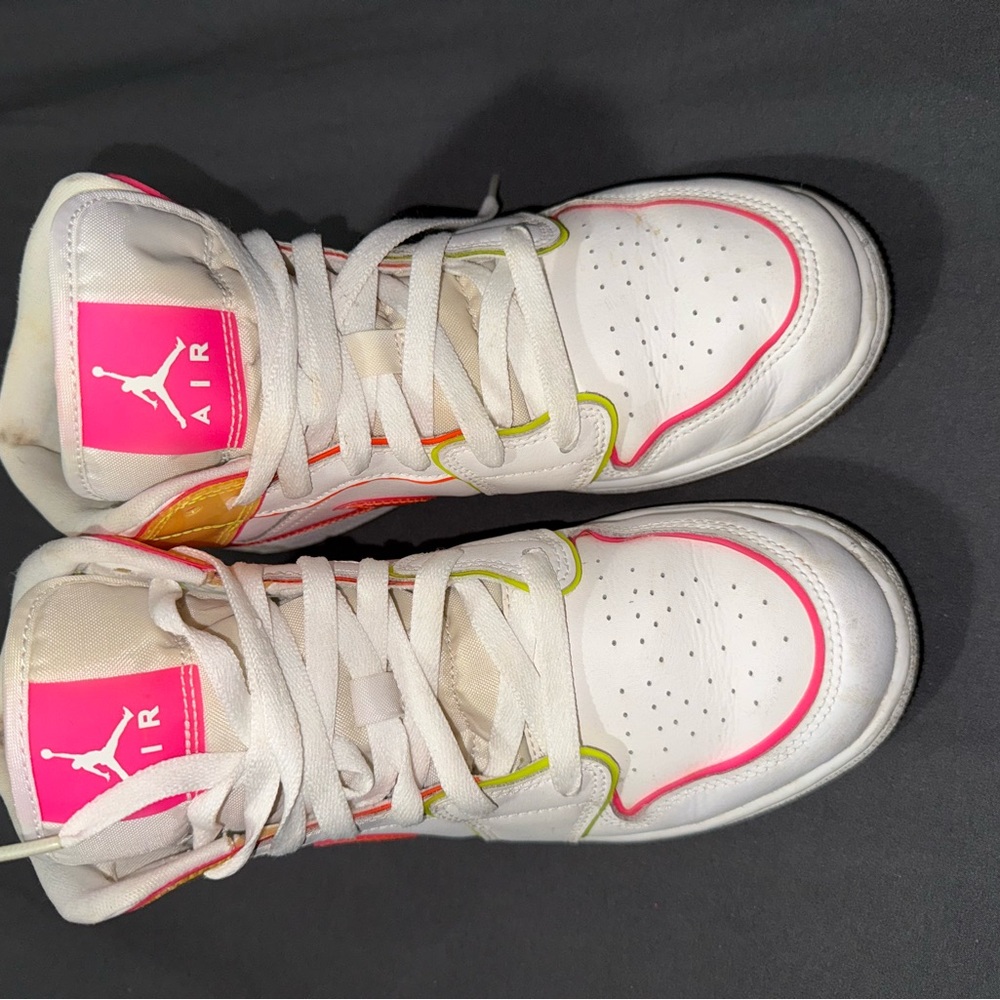 Nike White and Pink Sneakers High-Top Leather